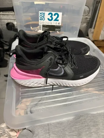 Gebrauchtes Nike running shoes bike