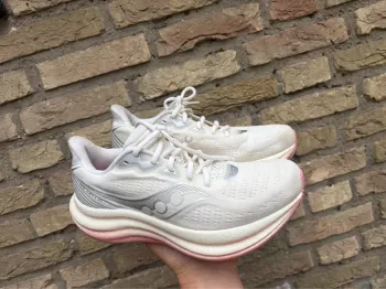 Used Saucony Triumph 23 bike — image 4 of 10