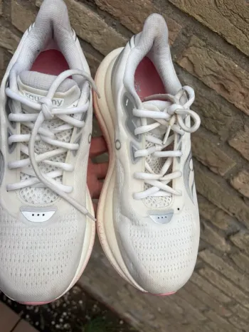 Used Saucony Triumph 23 bike — image 8 of 10