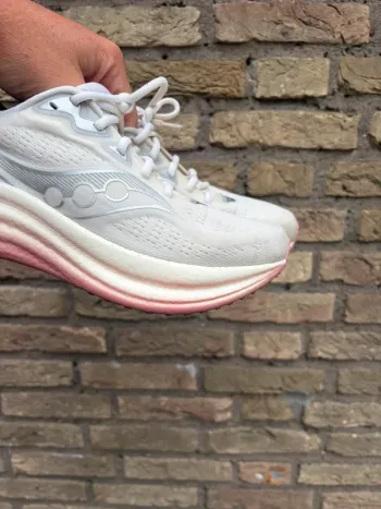 Used Saucony Triumph 23 bike — image 9 of 10