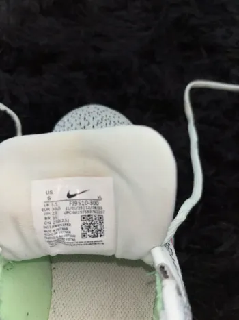 Gebrauchtes Nike running shoes bike — Bild 7 von 7