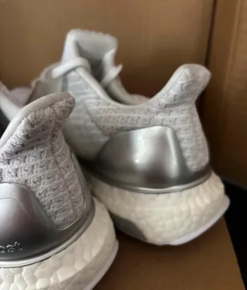 Gebrauchtes Adidas Ultra Boost 5.0 DNA NASA bike — Bild 12 von 13