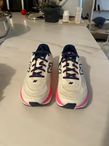 Tweedehands New Balance 1080v15 bike — afbeelding 2 van 5