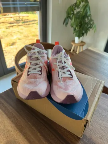 Używany Asics Novablast 5 bike — zdjęcie 3 z 5