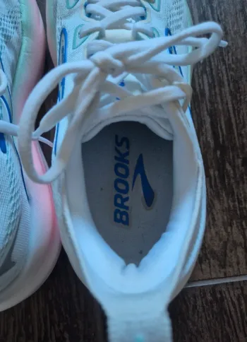 Käytetty Brooks Laufschuhe bike — kuva 9 / 10