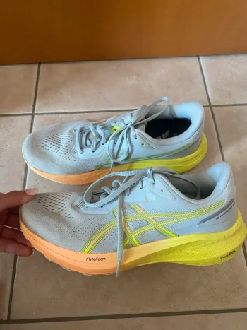 Gebrauchtes Asics GT-1000 bike