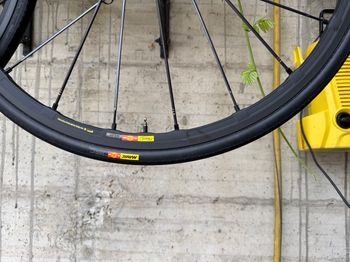 Used Mavic R-SYS 2022 bike — image 8 of 23
