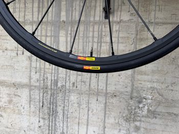 Used Mavic R-SYS 2022 bike — image 11 of 23