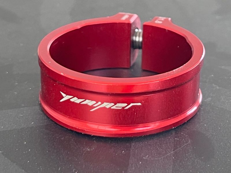 Used yuniper Ultralight Extended Seat Clamp 31.8 Saddles & Seatposts