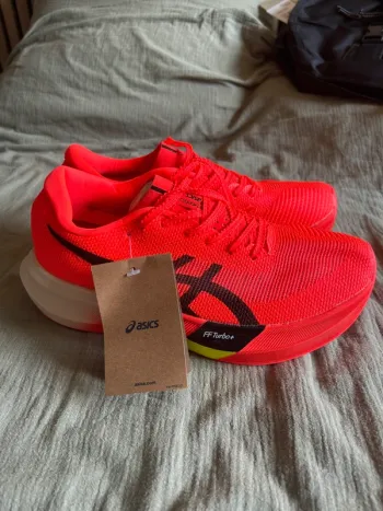 Used Asics Metaspeed Sky Paris bike — image 4 of 6