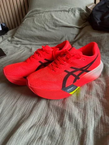 Asics Metaspeed Sky Paris bike de segunda mano