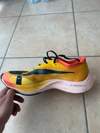 Used Nike ZoomX Vaporfly Next% 2 Ekiden bike — image 2 of 4