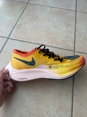 Used Nike ZoomX Vaporfly Next% 2 Ekiden bike — image 3 of 4