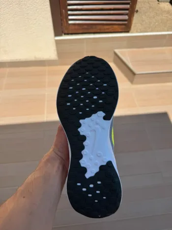 Używany Nike Révolution 7 bike — zdjęcie 3 z 4