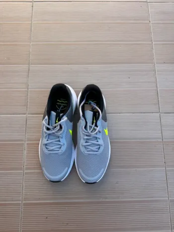 Używany Nike Révolution 7 bike — zdjęcie 2 z 4