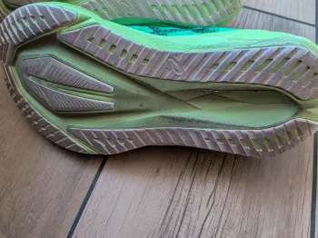 Used Asics Novablast 5 2026 bike — image 7 of 15