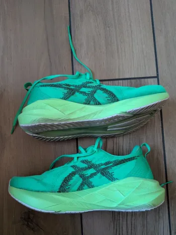 Used Asics Novablast 5 2026 bike — image 2 of 15