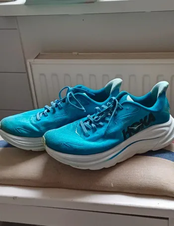 Hoka Clifton 10 bike d'occasion — image 2 sur 8