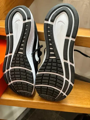 Použité Nike Air Zoom Structure bike — obrázek 3 z 8