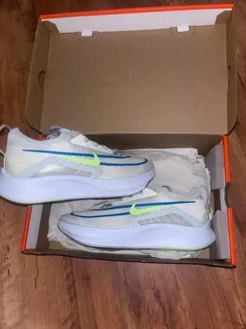 Używany Nike Zoom Fly 4 bike — zdjęcie 3 z 3