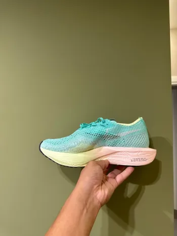 Used Nike Vaporfly Next% 3 bike — image 3 of 8