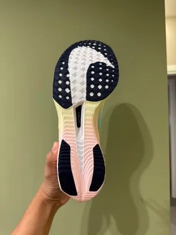Used Nike Vaporfly Next% 3 bike — image 5 of 8