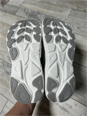 Hoka Clifton 8 bike d'occasion — image 9 sur 10