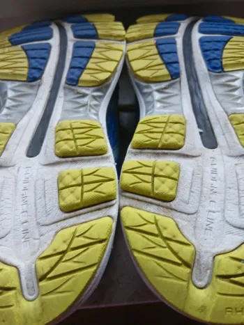Used Asics Gel Nimbus 18 bike — image 9 of 10