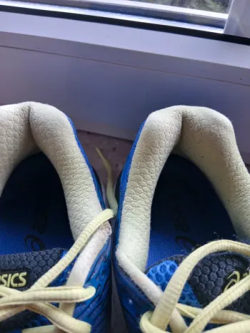 Used Asics Gel Nimbus 18 bike — image 2 of 10