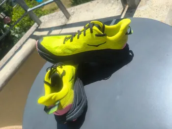 Tweedehands Hoka Challenger 8 bike — afbeelding 2 van 5