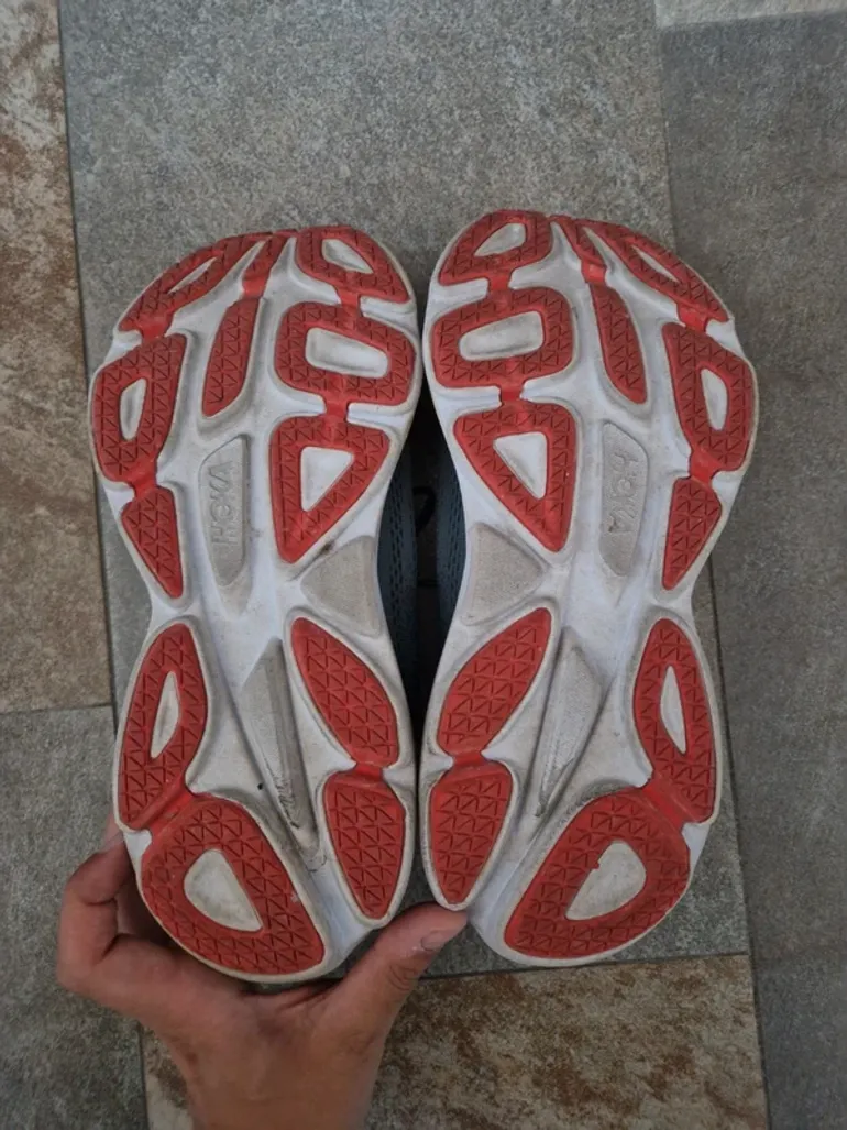 Hoka Bondi 8 bike d'occasion — image 3 sur 3