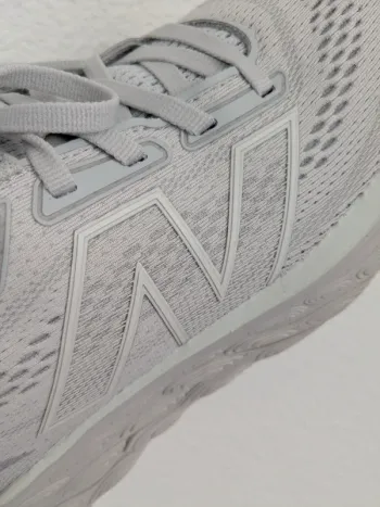 New Balance Fresh Foam x 880v14 bike usato — immagine 10 di 15