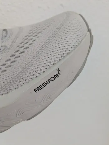 New Balance Fresh Foam x 880v14 bike usato — immagine 9 di 15