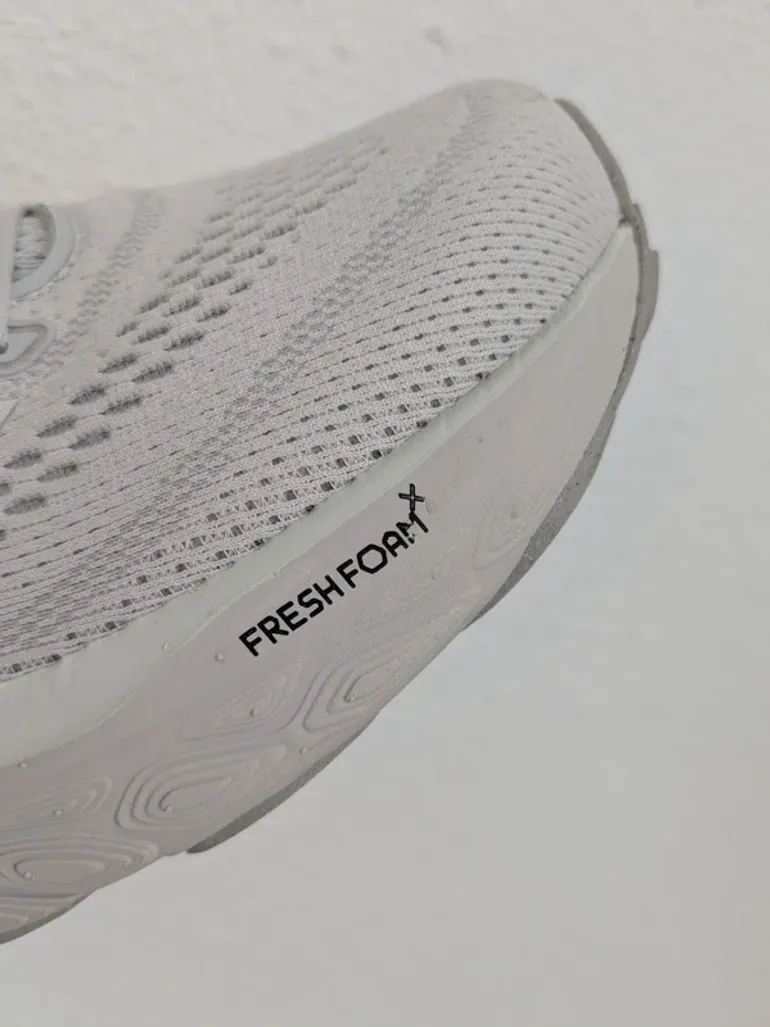 New Balance Fresh Foam x 880v14 bike usato — immagine 9 di 15