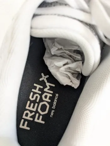 New Balance Fresh Foam x 880v14 bike usato — immagine 8 di 15