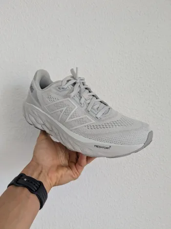 New Balance Fresh Foam x 880v14 bike usato — immagine 2 di 15