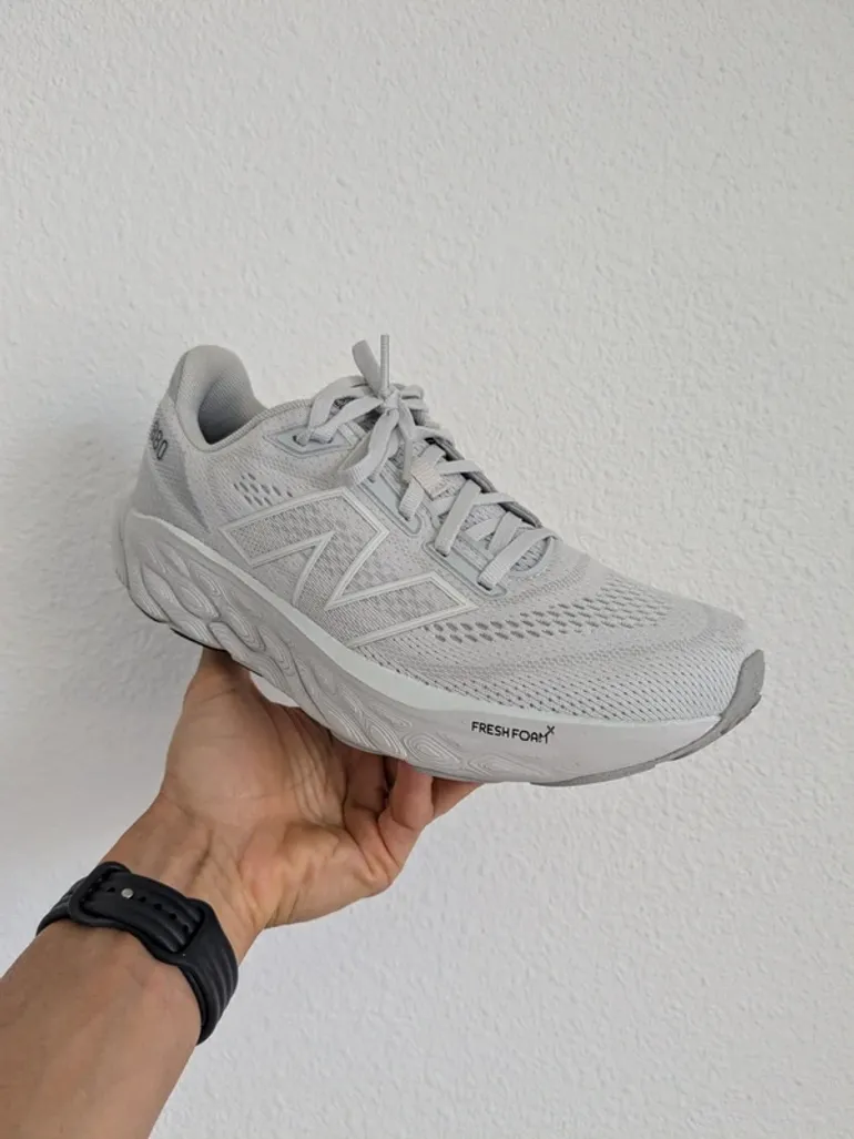 New Balance Fresh Foam x 880v14 bike usato — immagine 2 di 15
