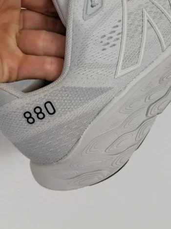 New Balance Fresh Foam x 880v14 bike usato — immagine 11 di 15