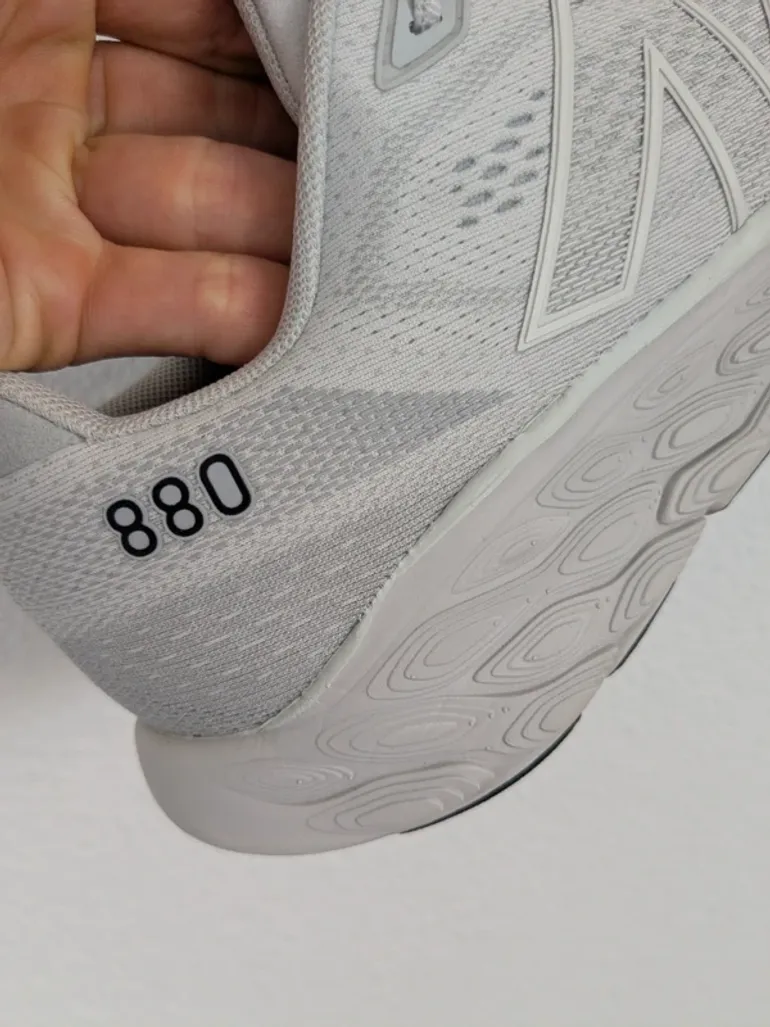 New Balance Fresh Foam x 880v14 bike usato — immagine 11 di 15