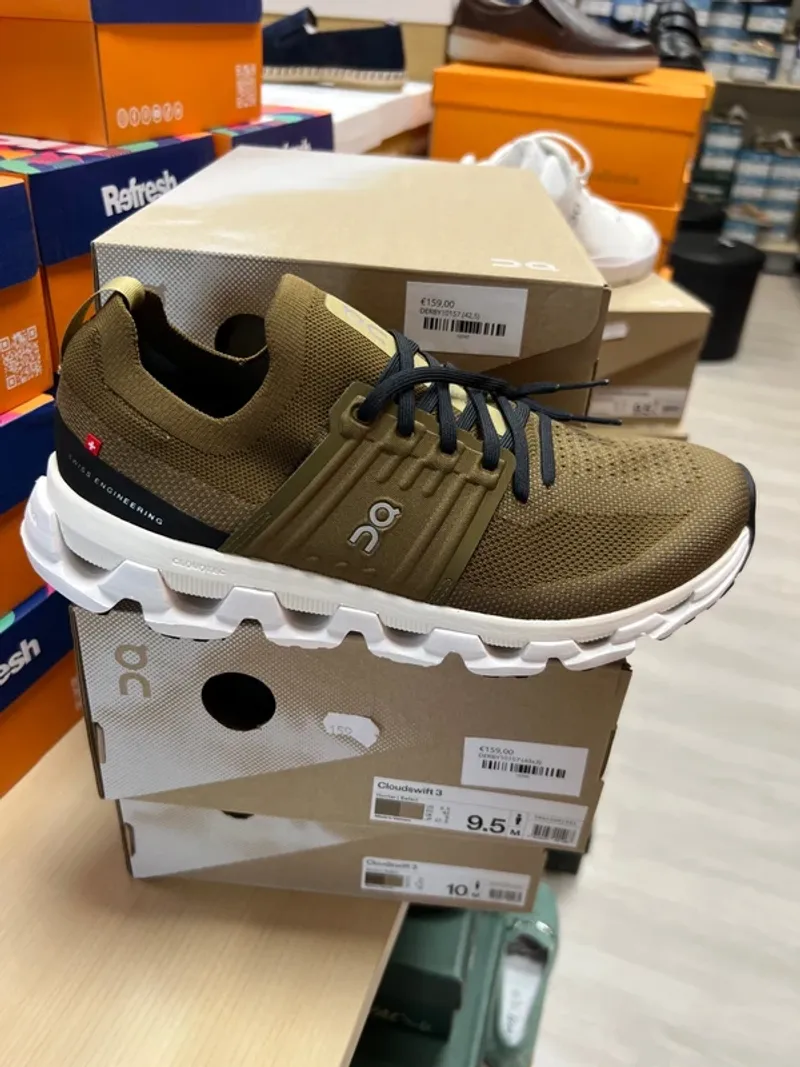Tweedehands On Running Cloud Swift 3 Running Shoes