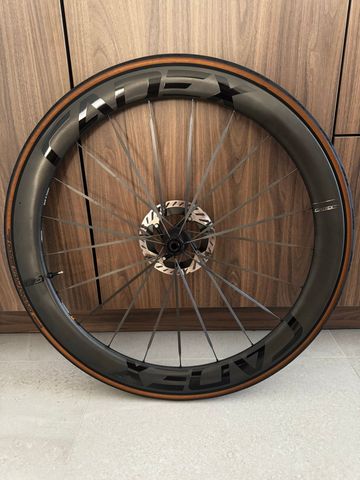 Used Cadex Wheelset 2025 bike — image 2 of 6