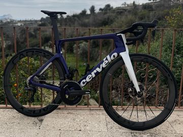 Used Cadex Wheelset 2025 bike — image 5 of 6