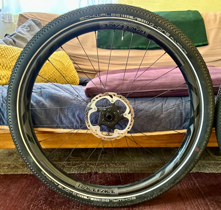 Used Race Face Carbon Wheelset bike — image 5 of 6