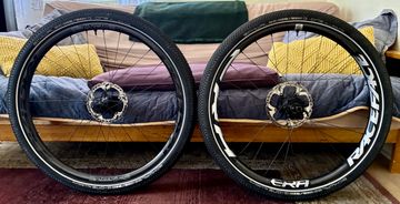 Used Race Face Carbon Wheelset bike — image 1 of 6