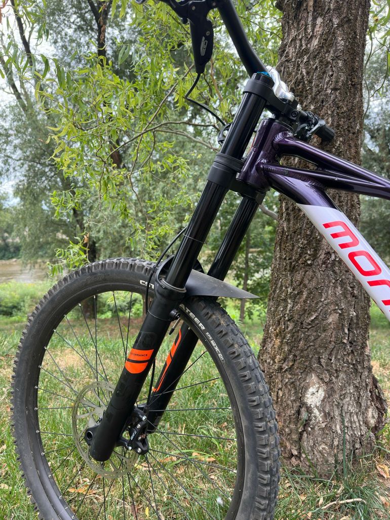 Brugt Fox 40 Performance, 29”, 203 mm, GRIP 2024 bike — billede 6 af 6