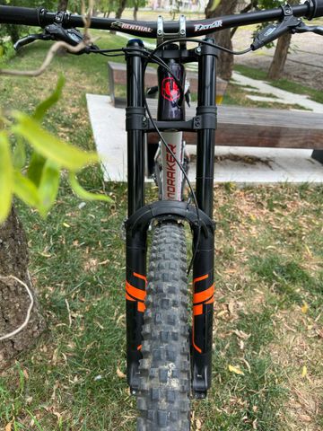 Brugt Fox 40 Performance, 29”, 203 mm, GRIP 2024 bike — billede 5 af 6