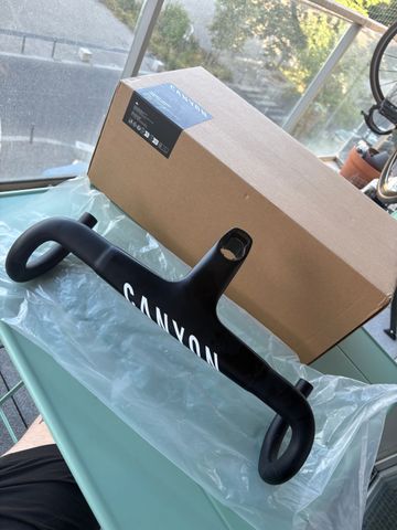 Canyon Aerocockpit CF CP10 2021 bike usato — immagine 3 di 7