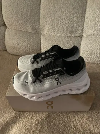 On Running On Shoes bike usato — immagine 5 di 6