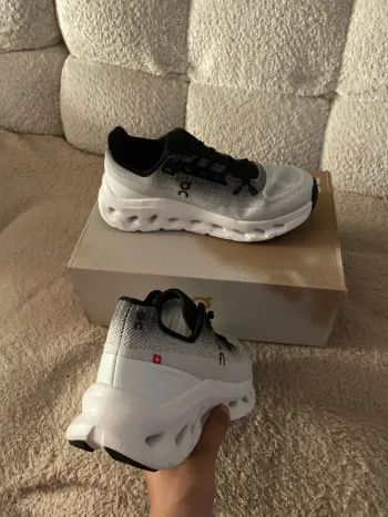 On Running On Shoes bike usato — immagine 2 di 6