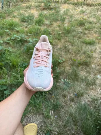 Używany Asics Novablast 5 bike — zdjęcie 2 z 11